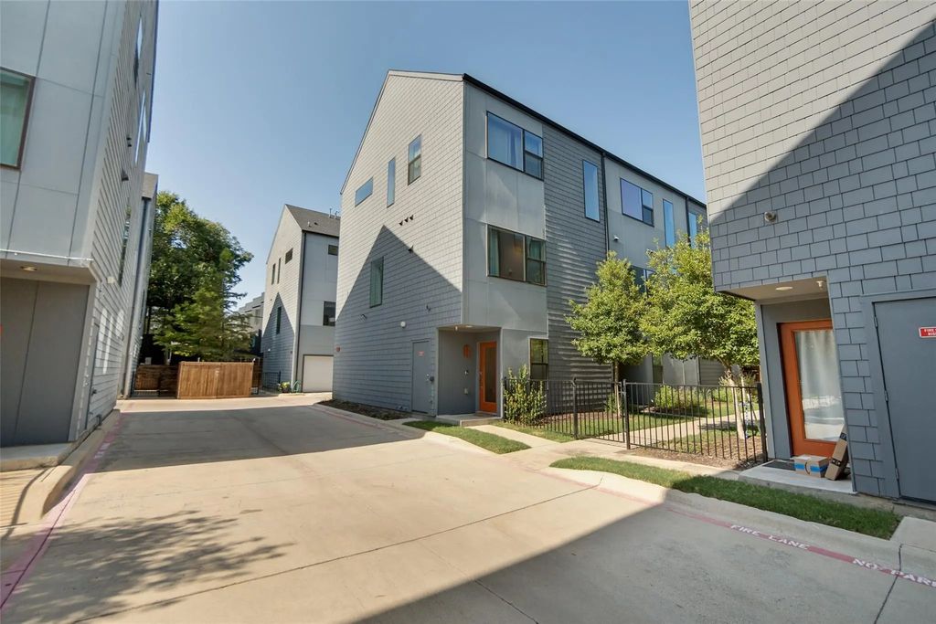 427 W 10th Street 601, Dallas