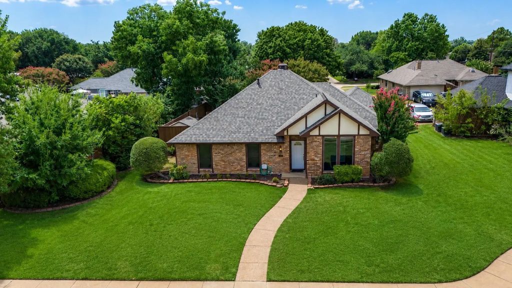 705 Michelle Place, Coppell