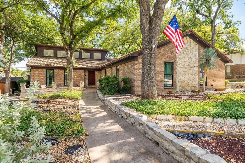 1100 Wayland Drive, Arlington