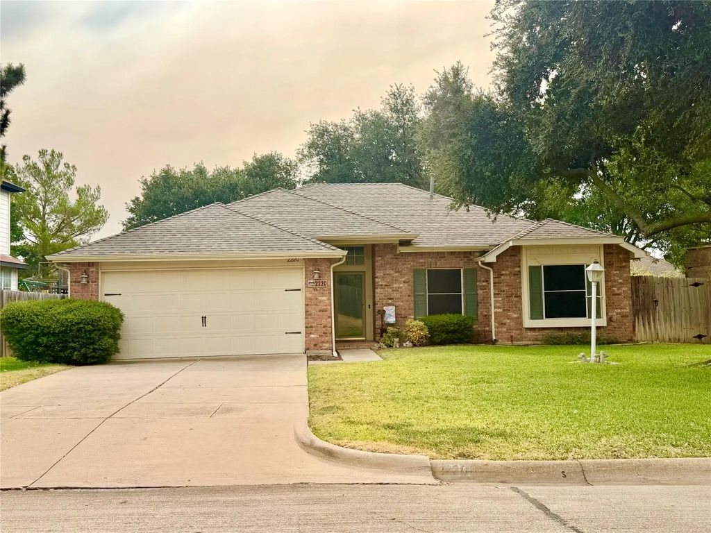 2220 W Brooklake Street, Denton