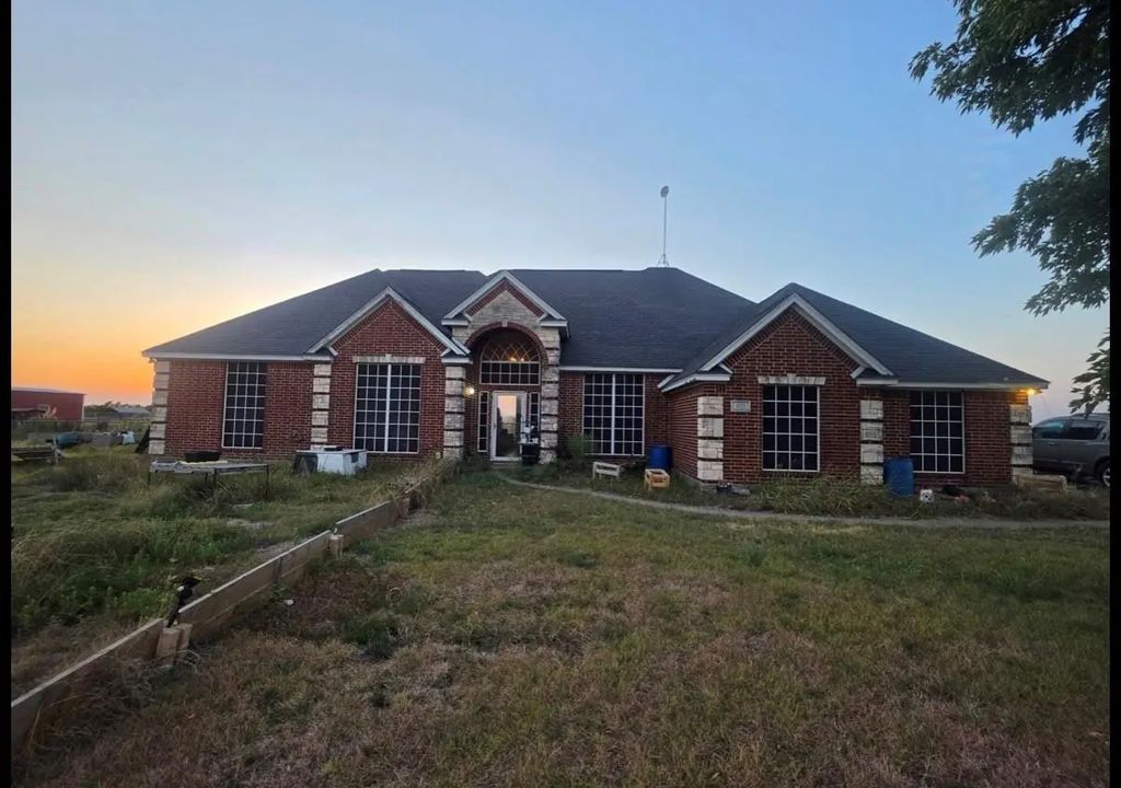 2727 W Ridgeview Circle, Kaufman