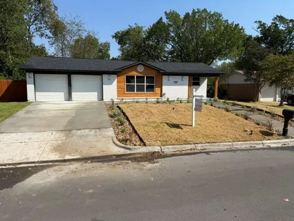 7905 Standley Street, North Richland Hills