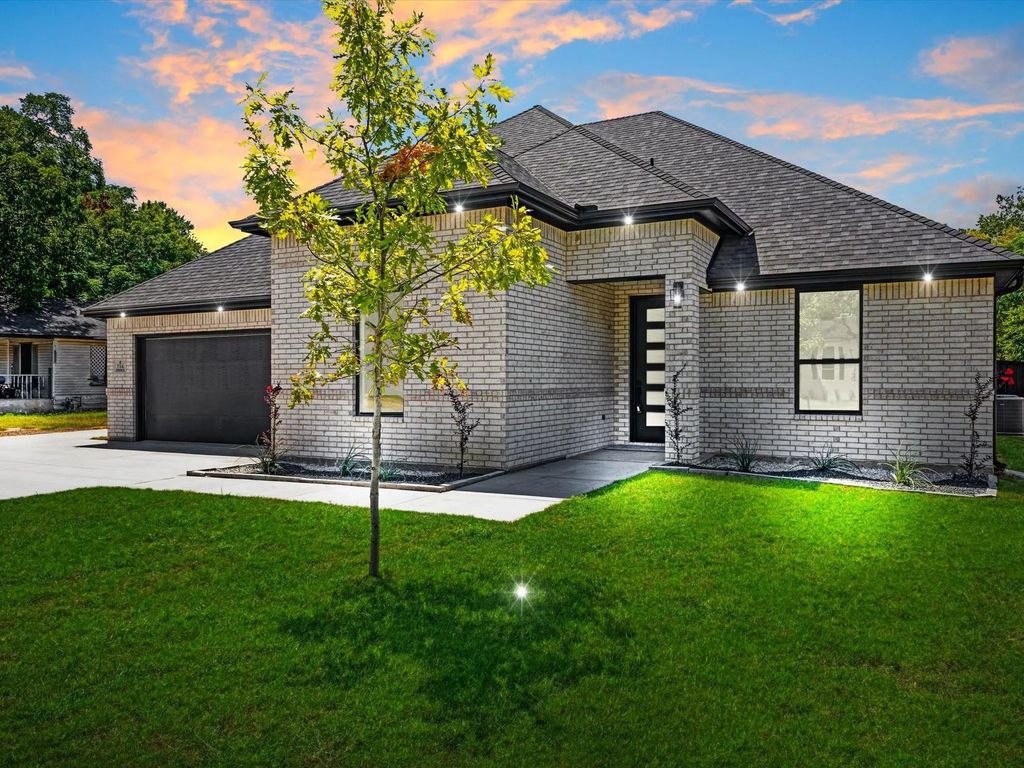 716 E Jefferson Street, Waxahachie