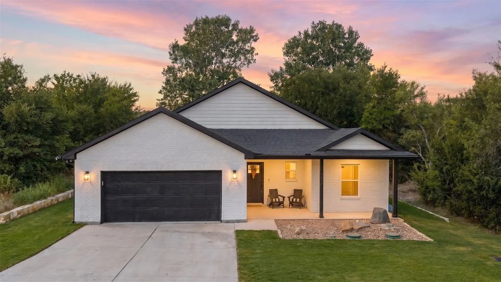 5507 Stonegate Circle, Granbury