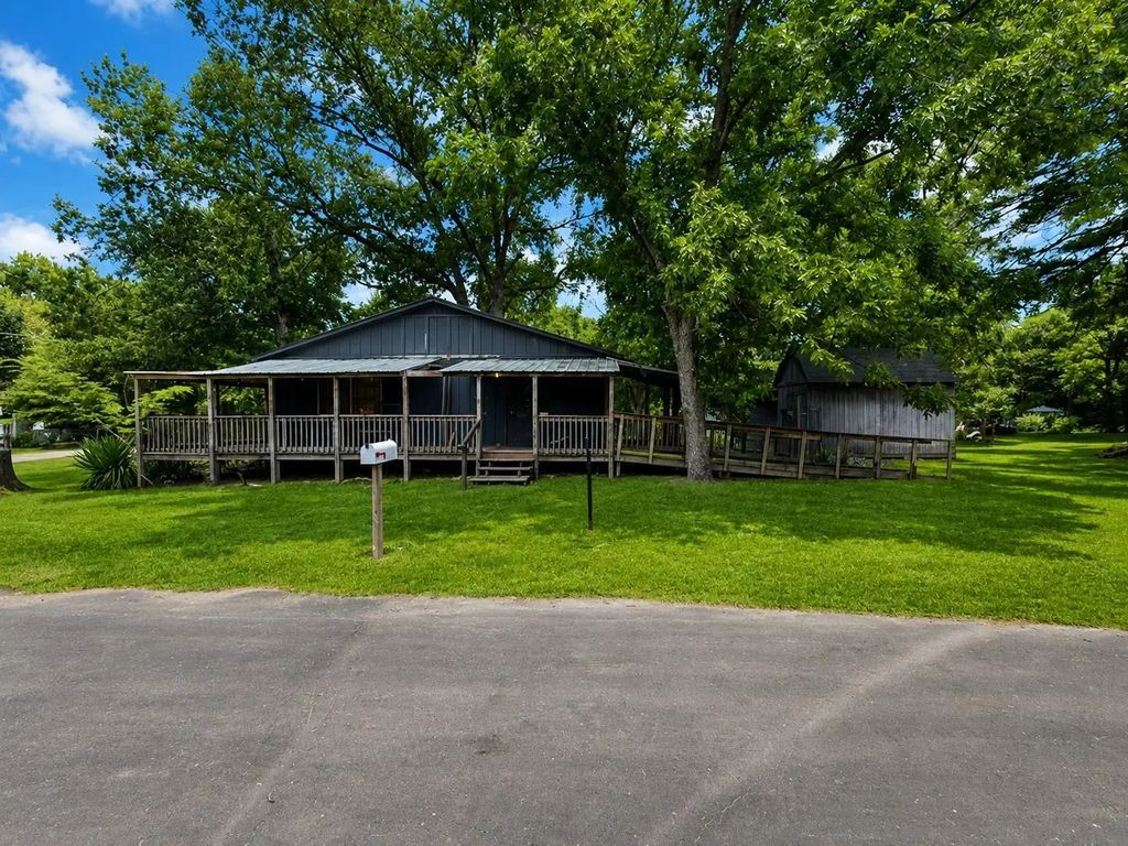 286 County Road 2175, Quitman