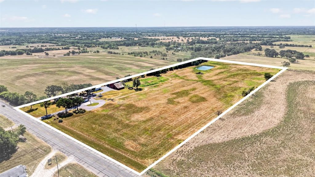 1413 W State Highway 56, Bonham