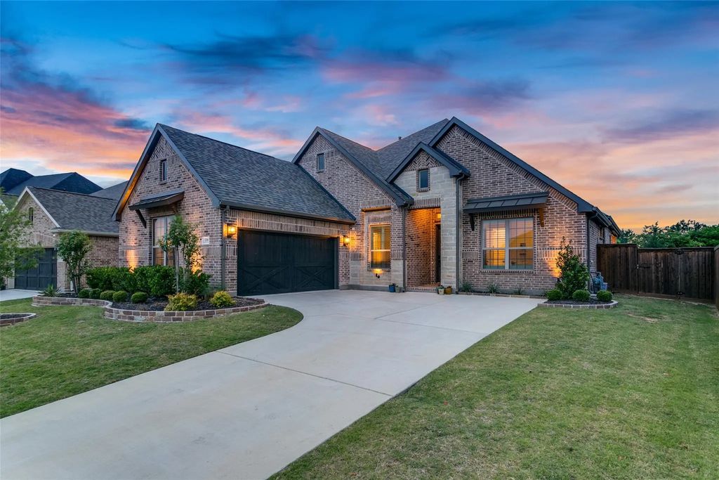 216 Big Sky Circle, Northlake