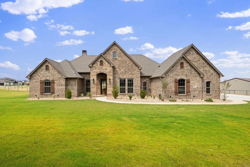 460 Royal Santana Run, Weatherford