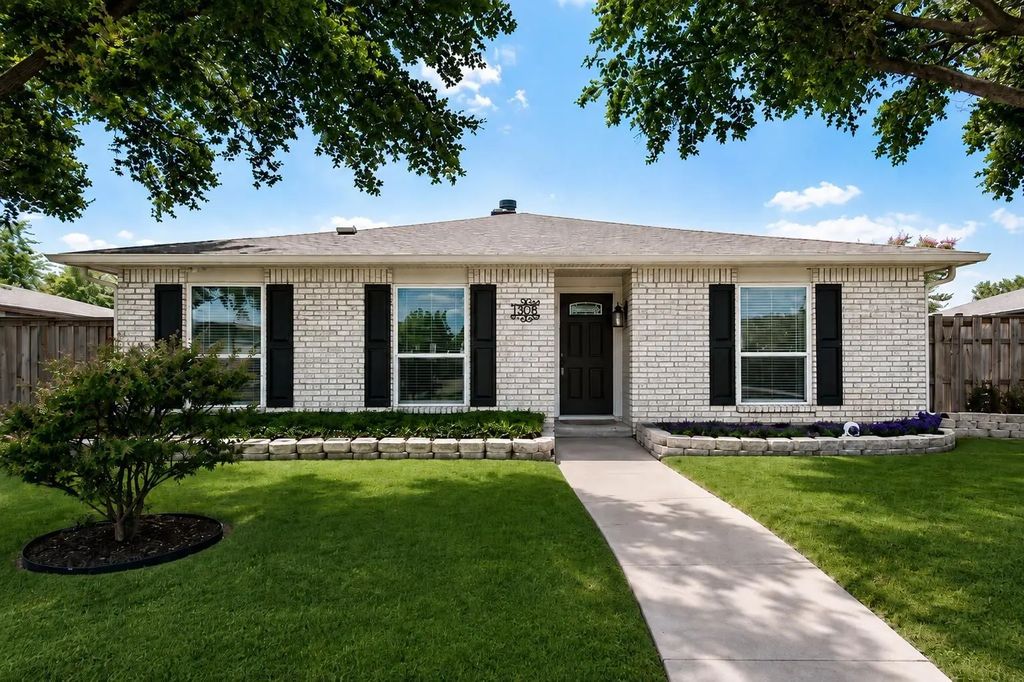 1838 Sandra Lane, Grand Prairie