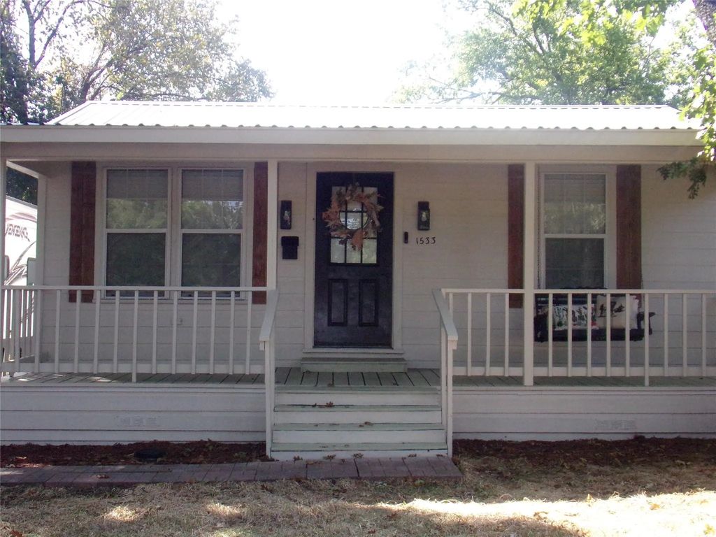 1533 W 6th Street, Corsicana