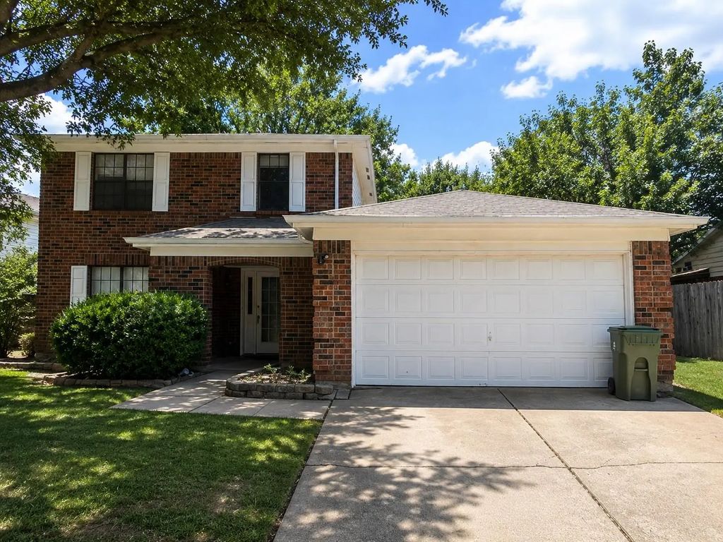 616 Valley Spring Drive, Arlington