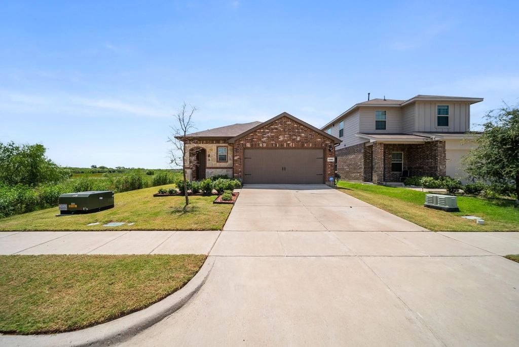 1501 Dilley Lane, Forney