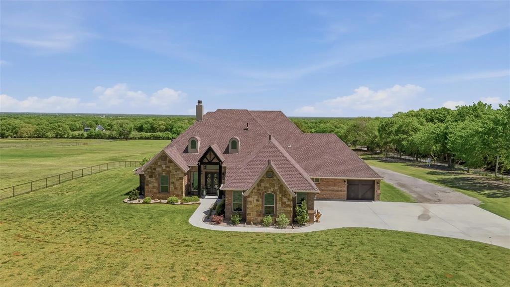 10106 Prather Road, Springtown
