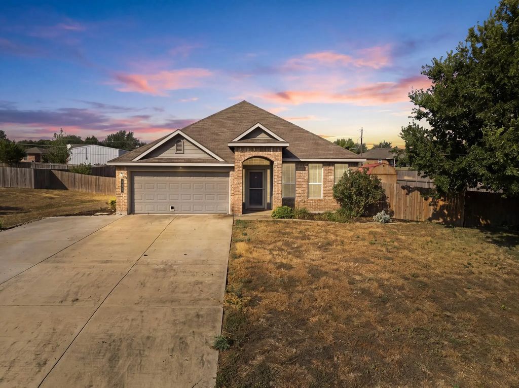 377 Milky Way Road, Bruceville Eddy