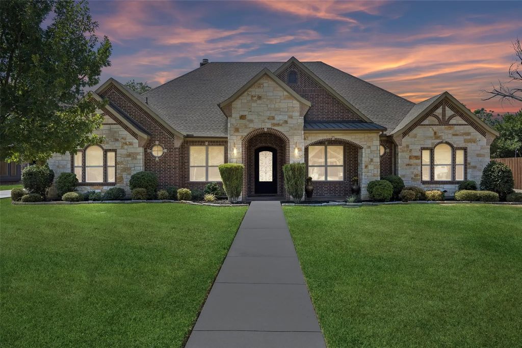 2526 Fruitland Avenue, Farmers Branch