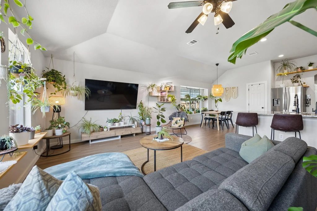 3704 Redwood Circle, Melissa