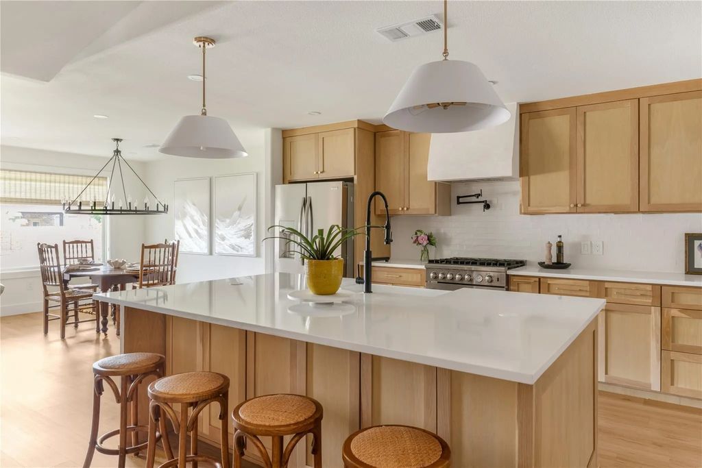 7322 Hunnicut Road, Dallas