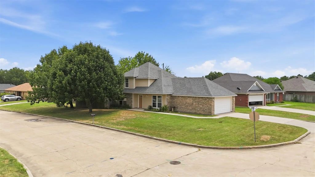 612 Camp Street, Sulphur Springs