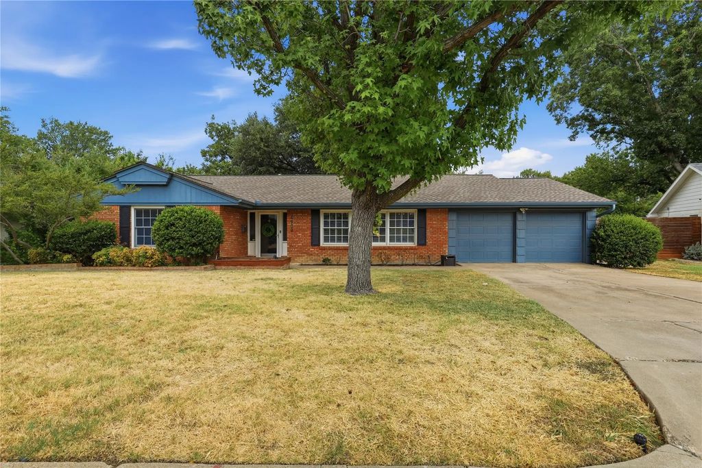 4908 Vega Court W, Fort Worth