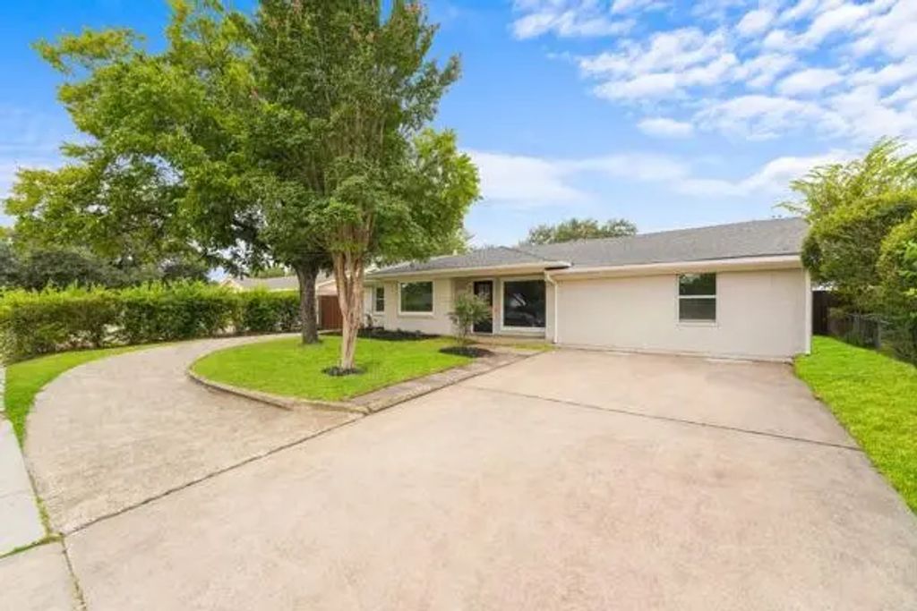 14011 Stardust Lane, Farmers Branch