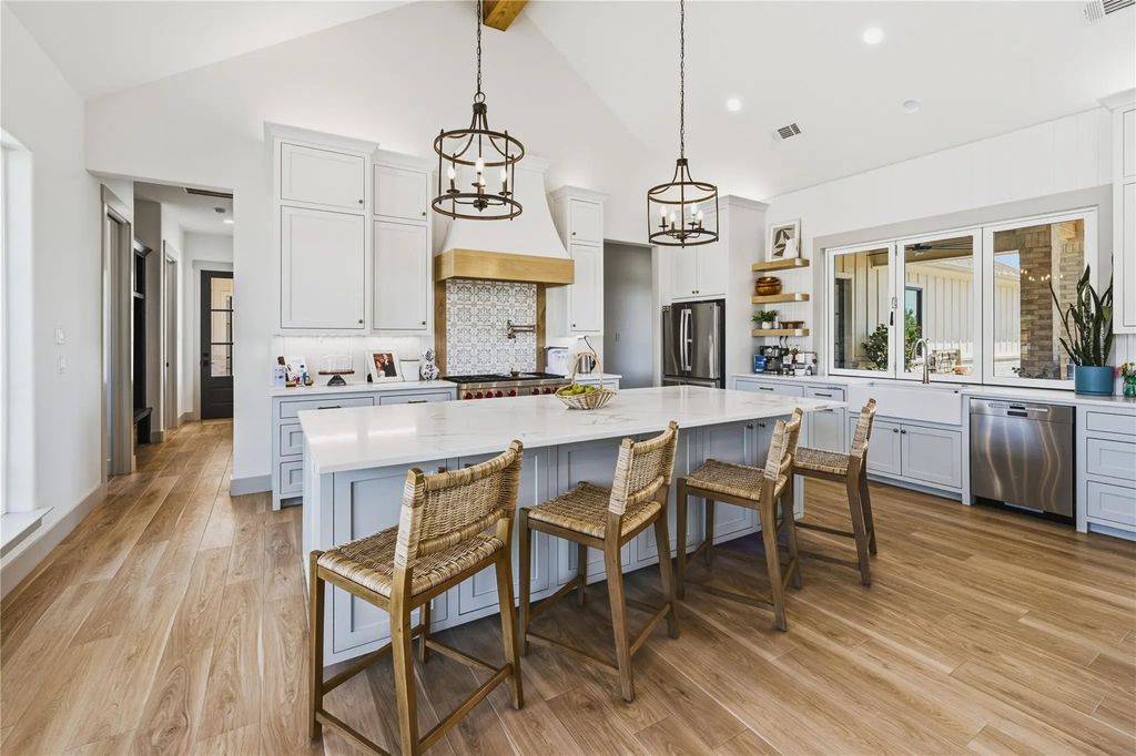212 Dan Russell Bend, Weatherford