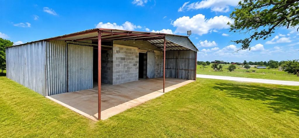 247 Rhoades Lane, Springtown