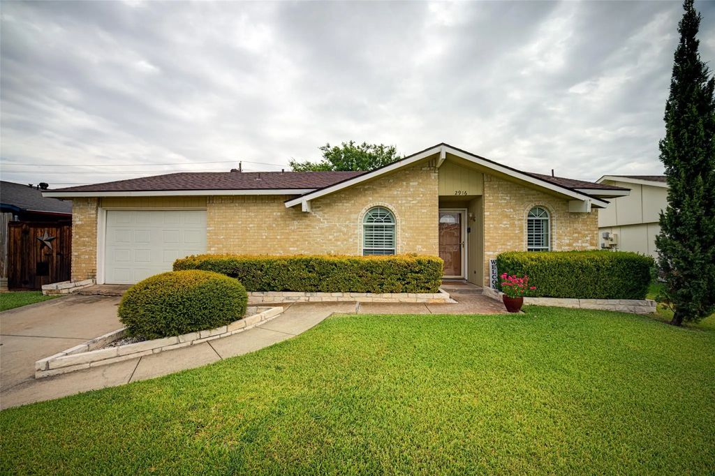 2916 Lockwood Drive, Carrollton
