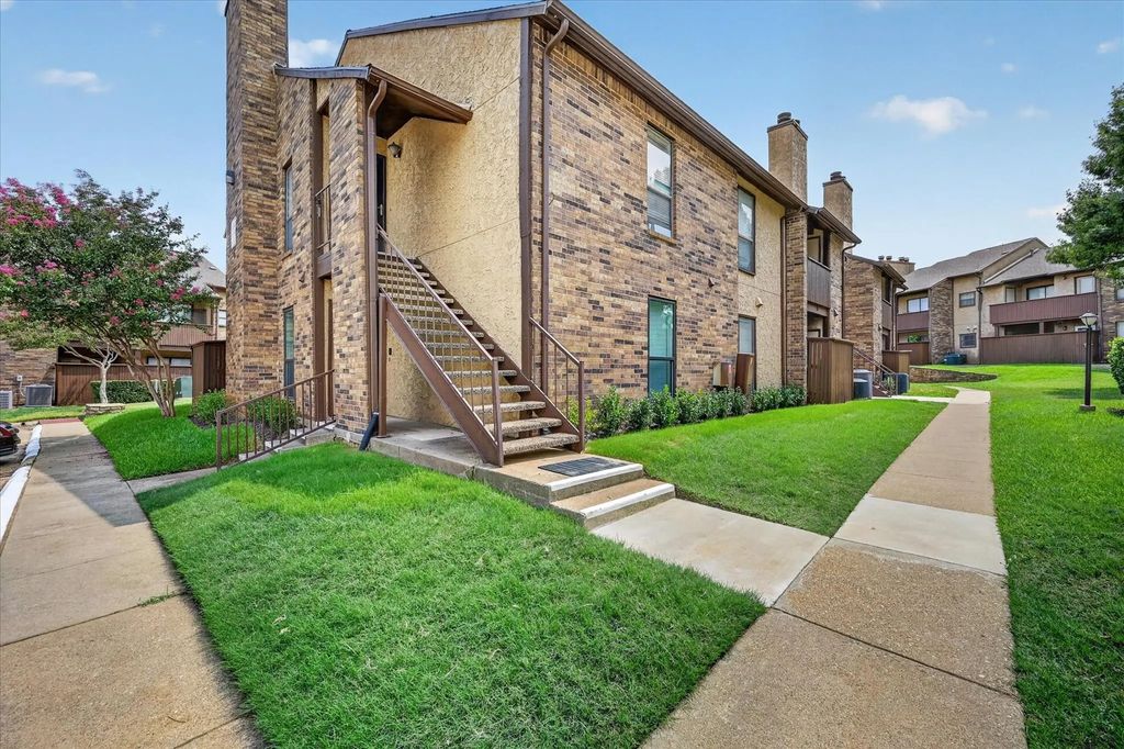 1204 Harwell Drive 2110, Arlington