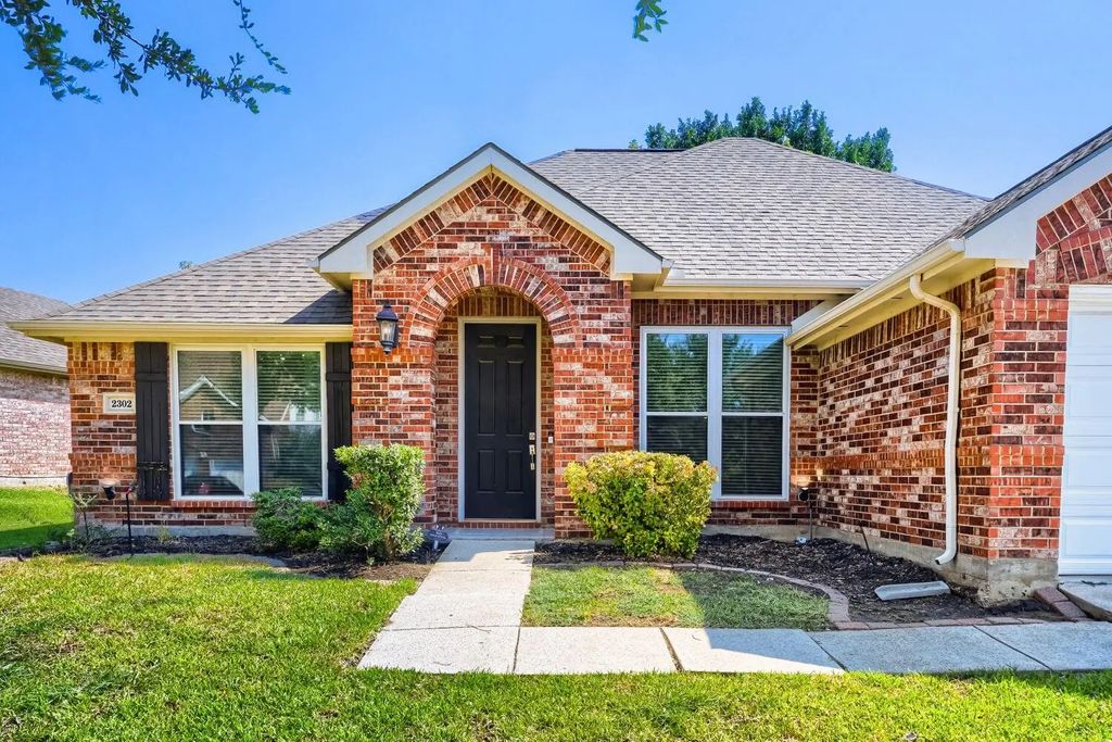 2302 Hodges Place, Mansfield