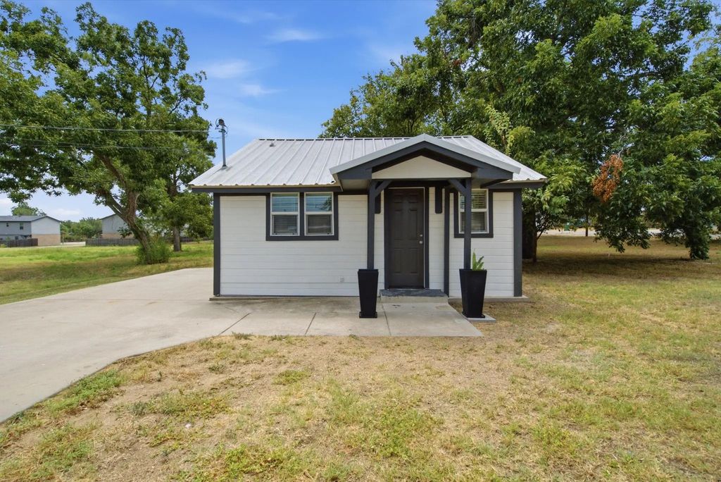 1380 Cage Street, Stephenville