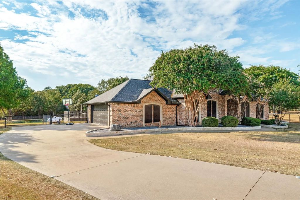4291 Indian Paint Trail, Aubrey