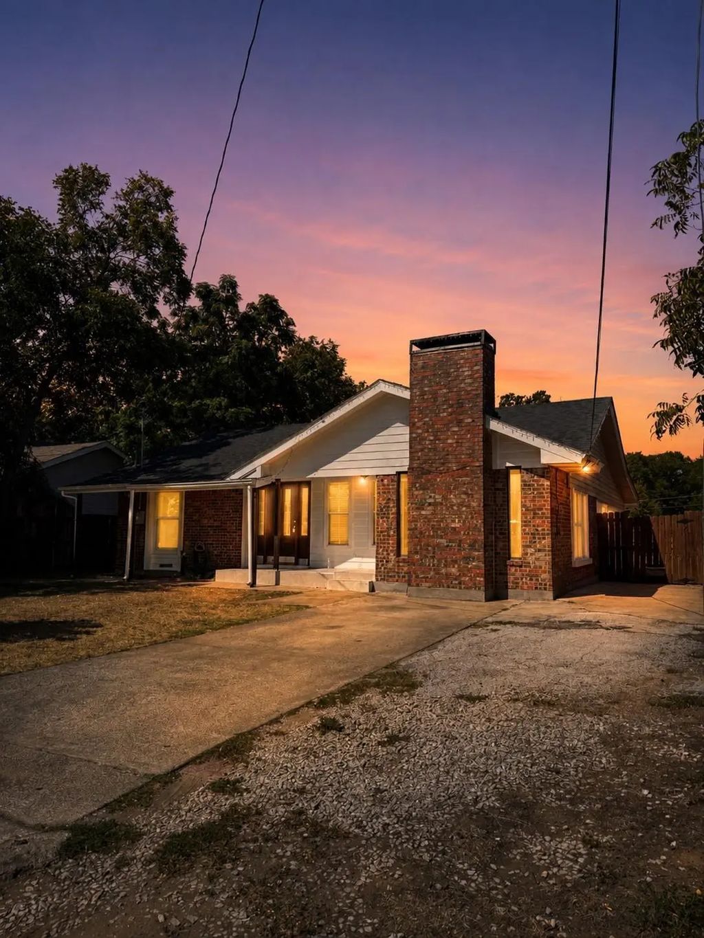 911 English Street, Irving