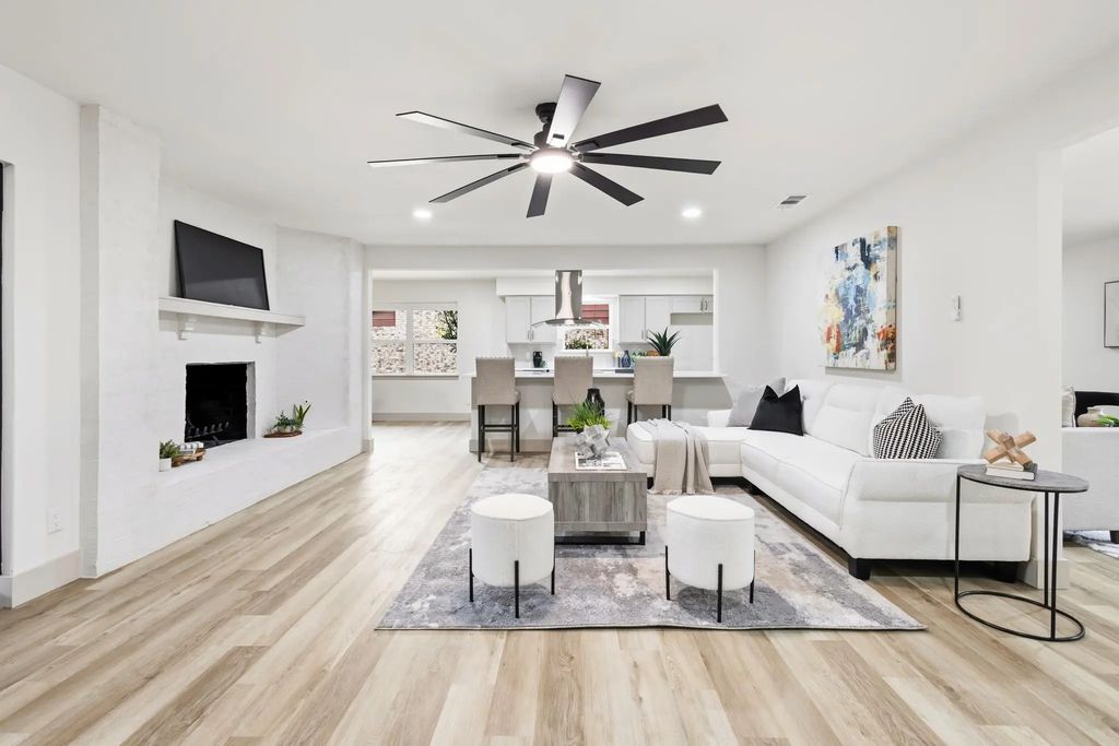 442 Hanover Lane, Irving