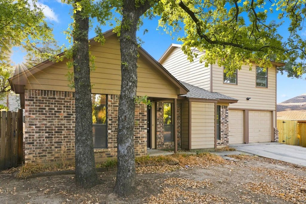 721 Timberoaks Drive, Azle