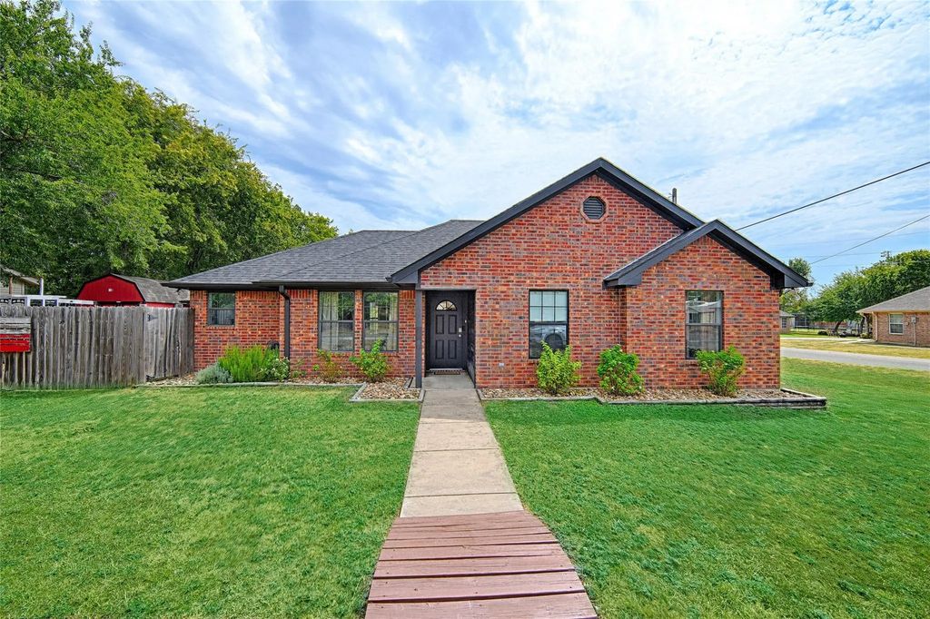 1102 14th Street, Honey Grove