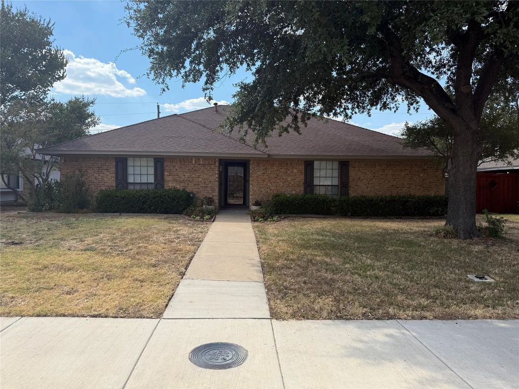 17623 Medina Drive, Dallas