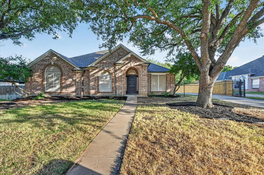 709 Coal Creek Drive, Mansfield