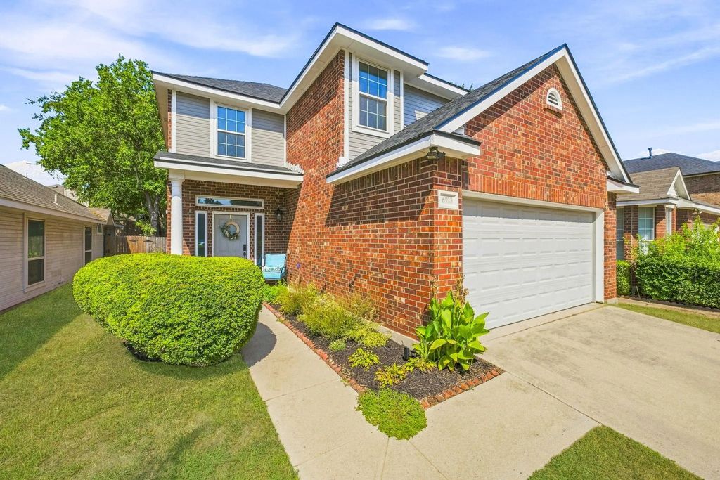 6913 Chaco Trail, Fort Worth