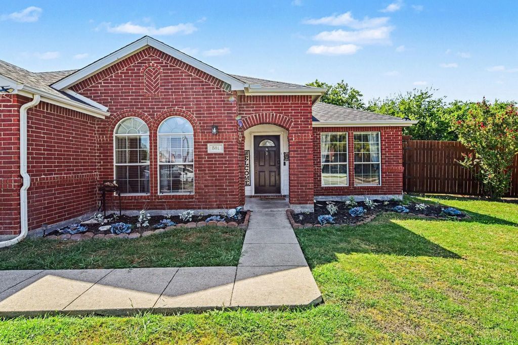 501 Wolf Drive, Forney