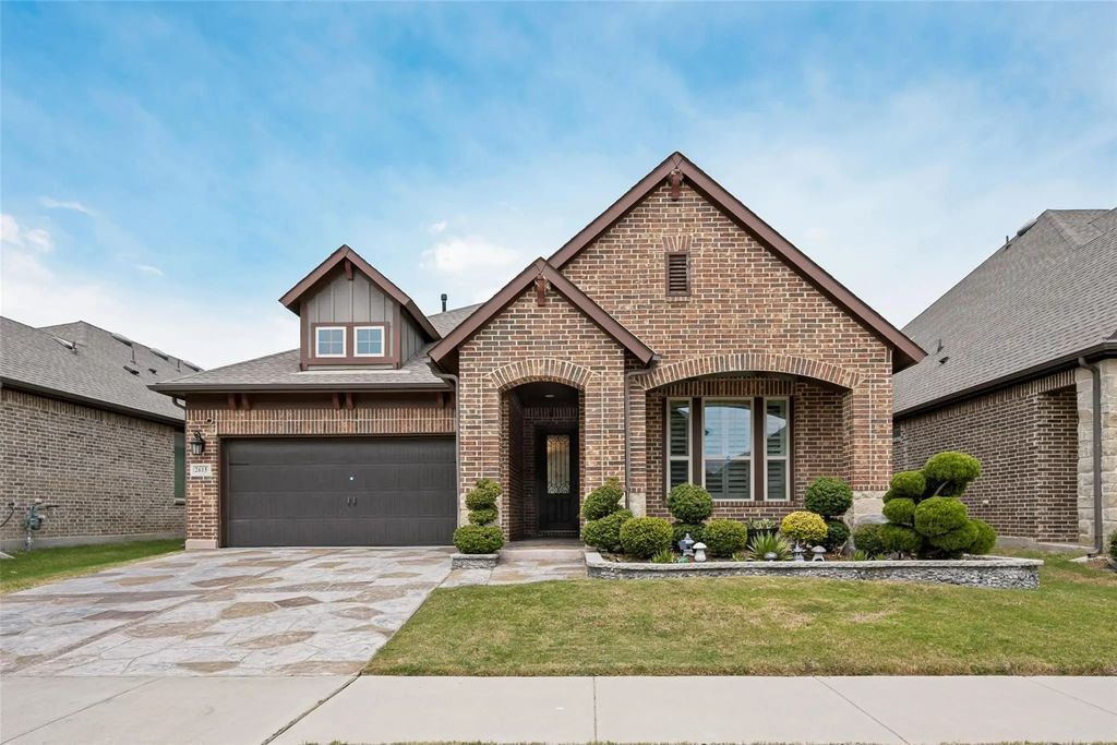 2615 High Bluff Drive, Mansfield