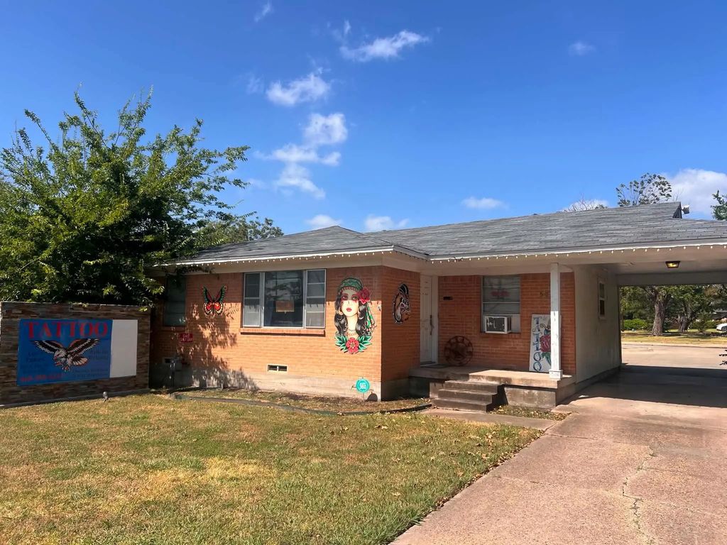 509 S Elm Street, Royse City