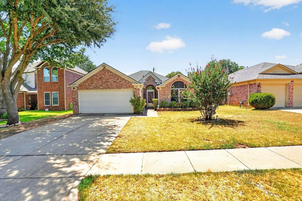 306 Branch Bend, Euless