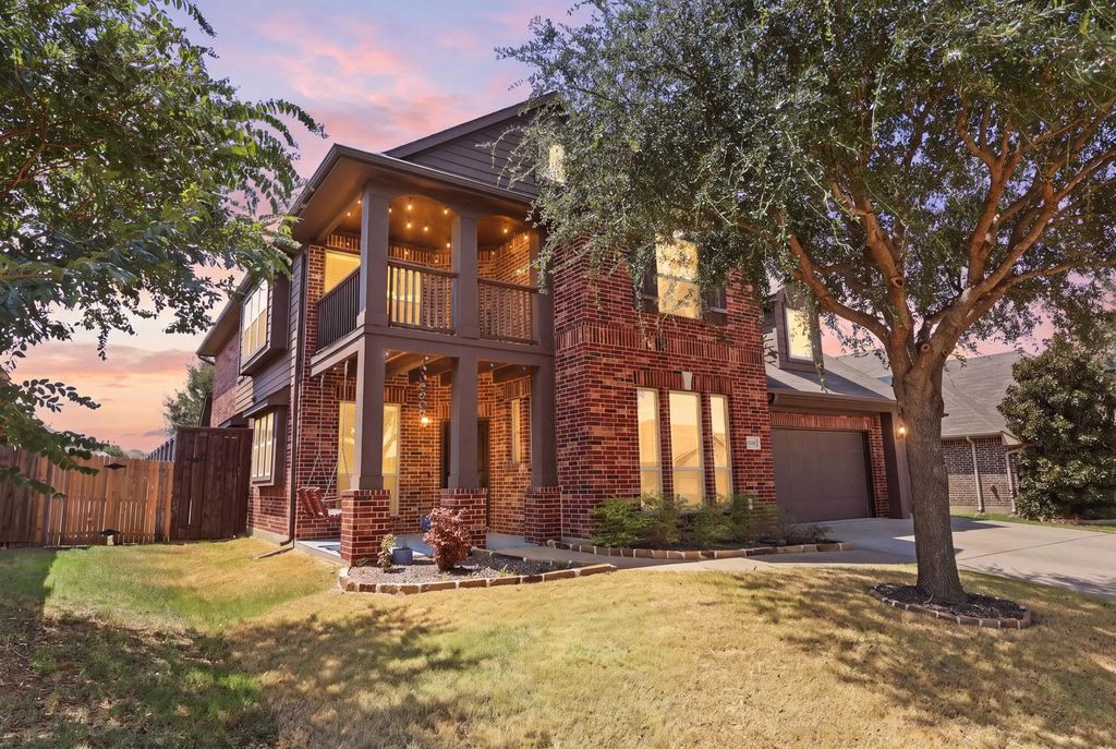 8308 Spitfire Trail, Aubrey