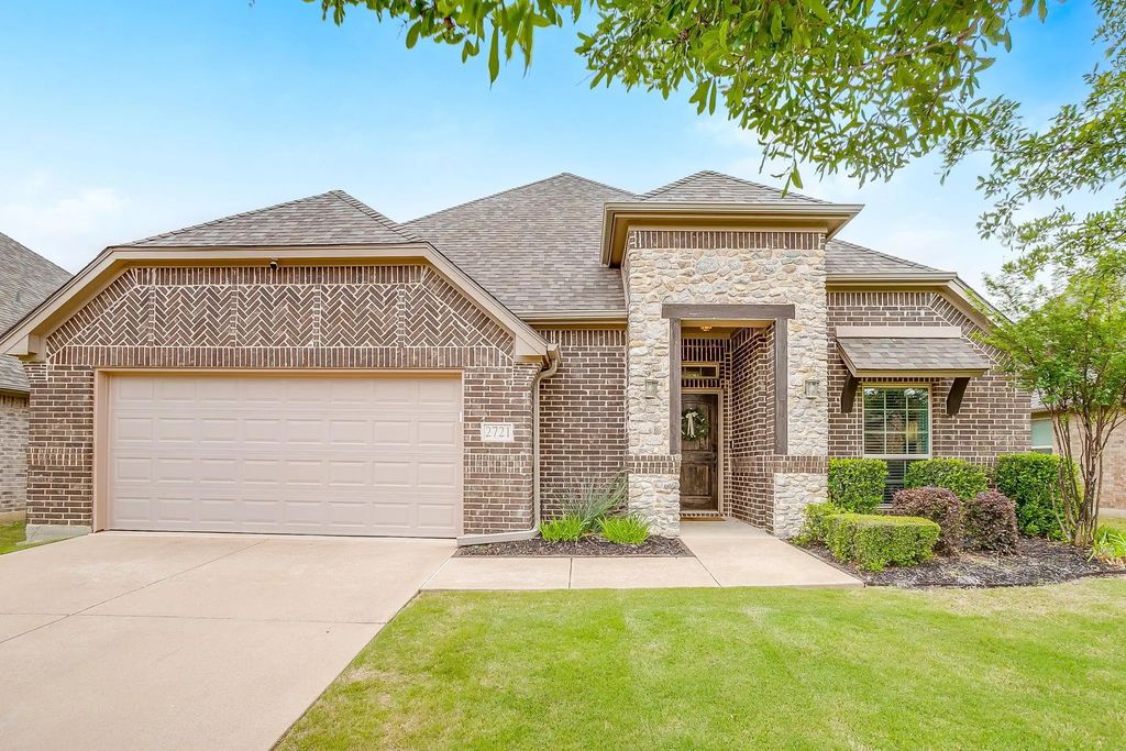 2721 Buffalo Run, Burleson