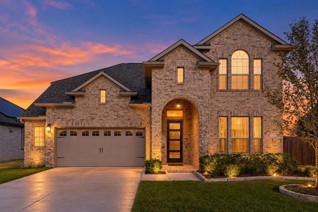 1830 Silver Birch Road, Waxahachie