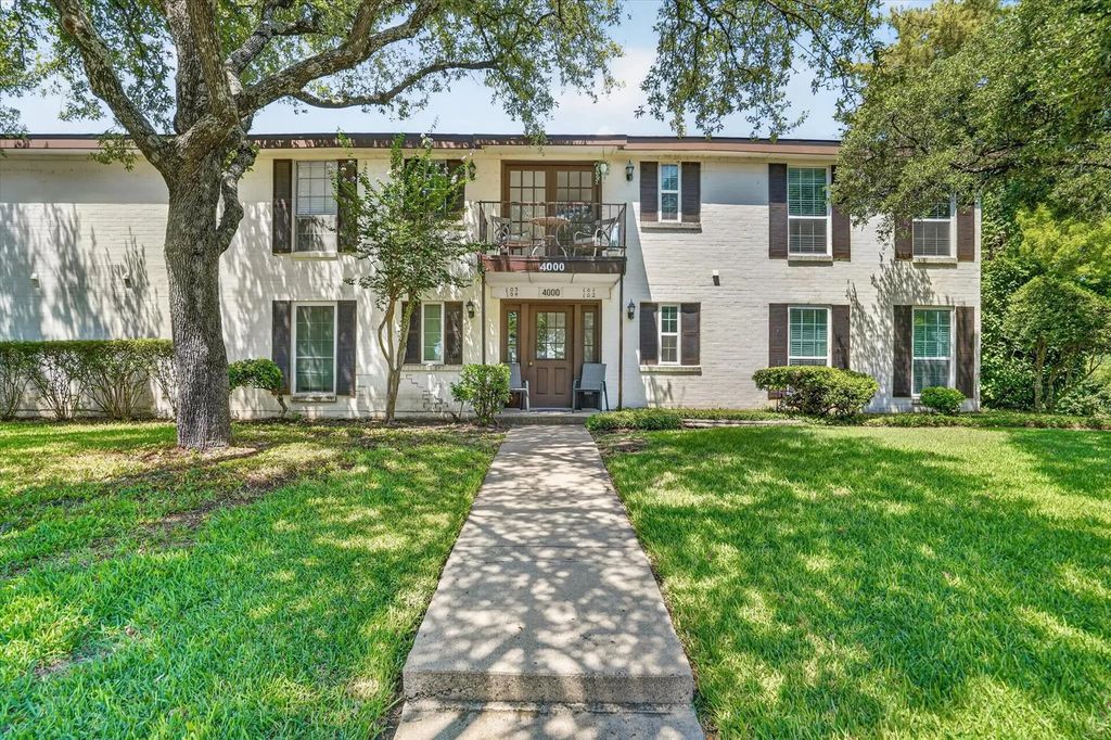 4000 Ridglea Country Club Drive 102, Fort Worth
