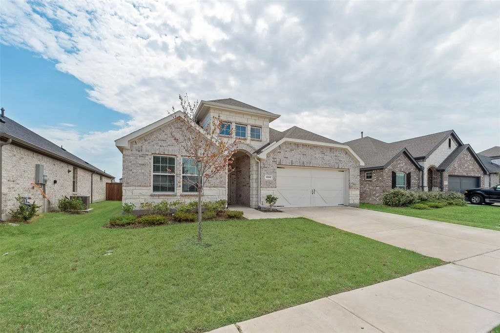 2850 Robertson Way, Royse City