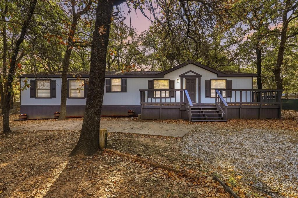 4631 Lyndi Lane, Granbury