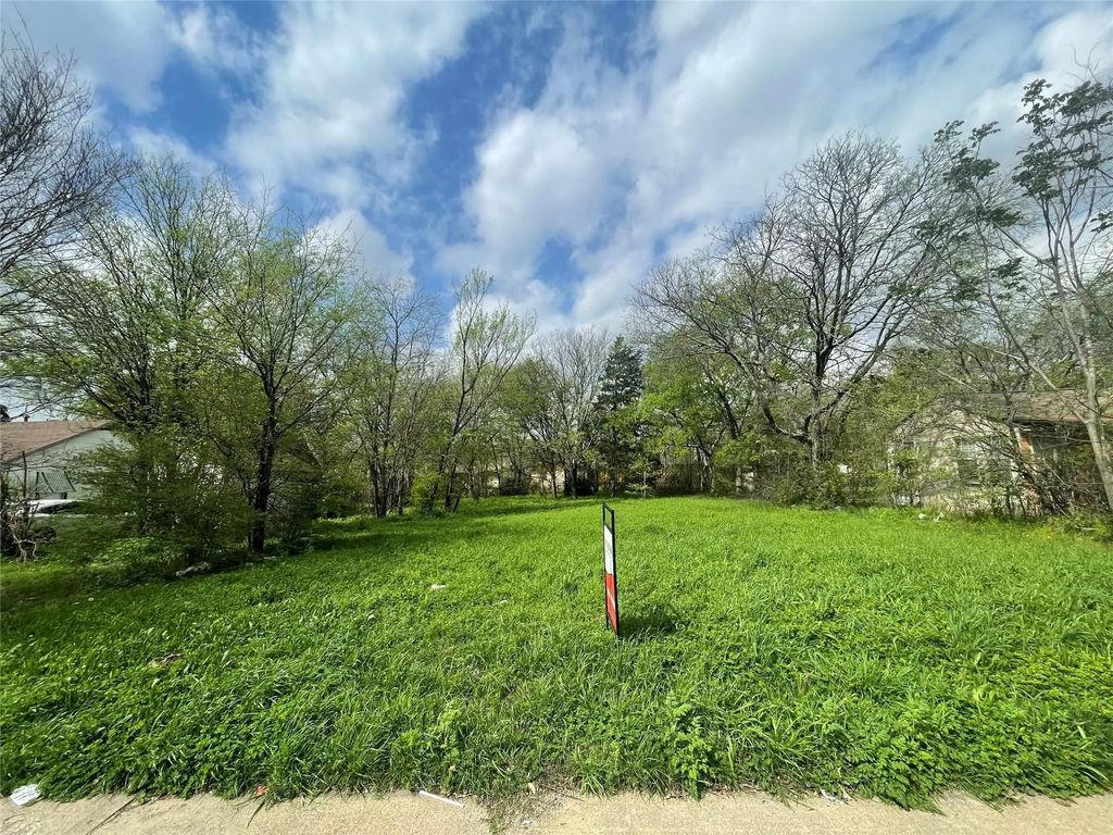 3903 S Marsalis Avenue, Dallas
