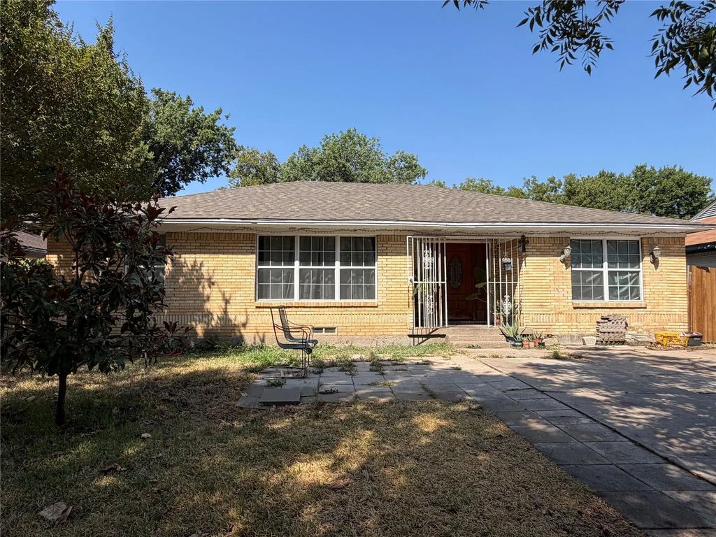 1333 Springlake Drive, Dallas